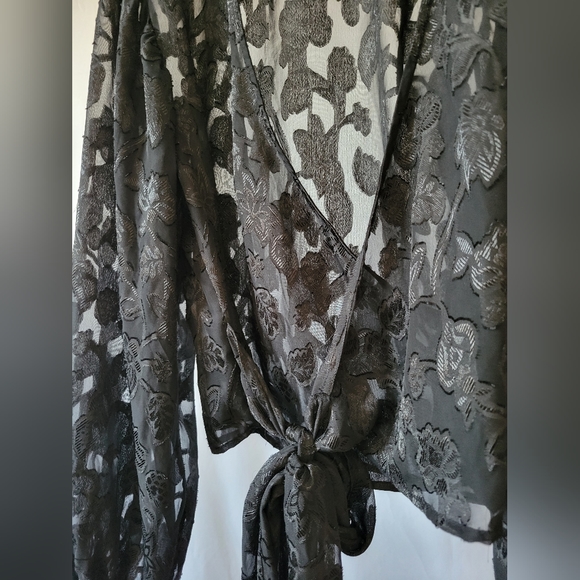 Express Sheer Floral wrap blouse - Picture 4 of 4